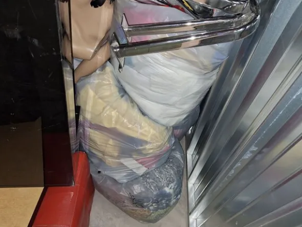 1#8483 Abbigliamento e attrezzatura negozio