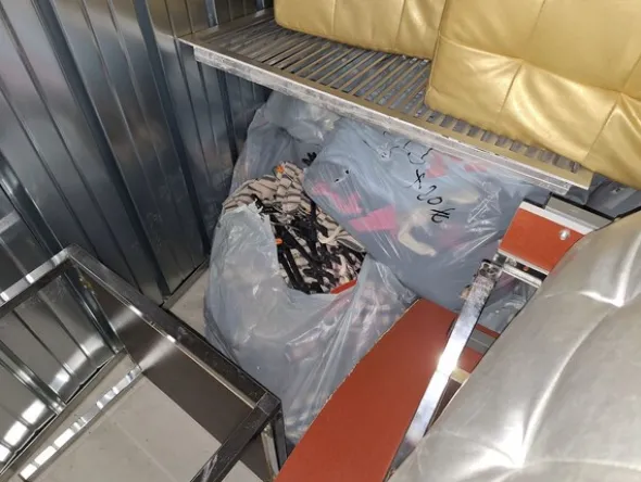 1#8483 Abbigliamento e attrezzatura negozio