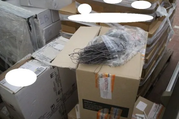 1#5591 Accessori per confezionamento di capi e attrezzature elettroniche