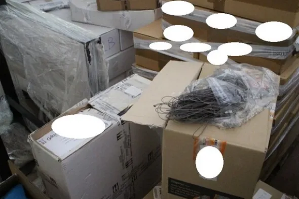 1#5591 Accessori per confezionamento di capi e attrezzature elettroniche