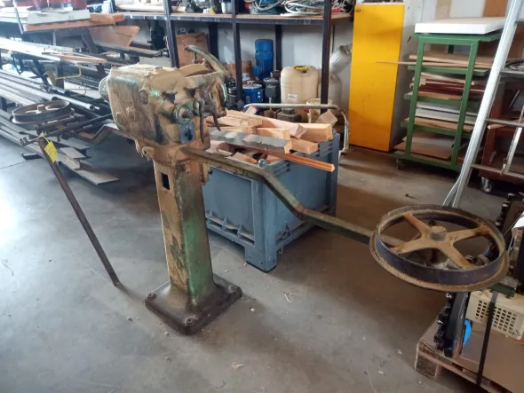 Affilatrice PRIMULTINI per lame a nastro