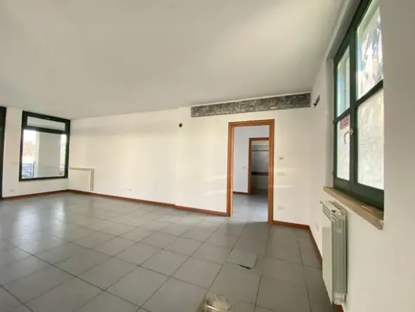 #26020 Affitto locale commerciale