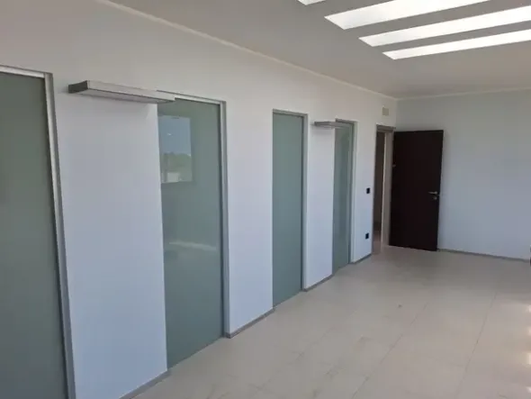 #2536307 AFFITTO - Palazzina uffici indipendente ristrutturata con parcheggio