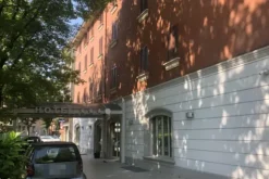 #15610 Albergo
