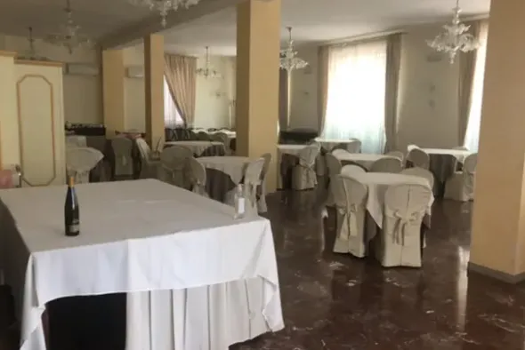 #15610 Albergo