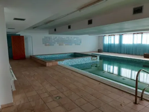 #12269 Albergo con piscina e pertinenze