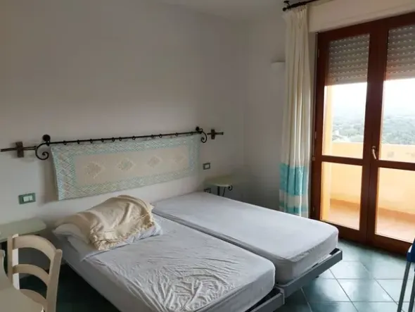 #12269 Albergo con piscina e pertinenze