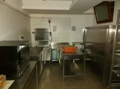 #12269 Albergo con piscina e pertinenze