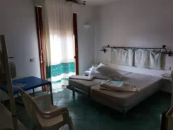 #12269 Albergo con piscina e pertinenze