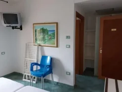 #12269 Albergo con piscina e pertinenze