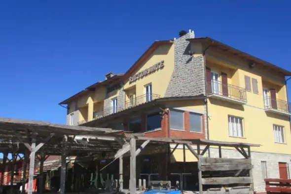 #23154 Albergo e ristorante con terreno e piscina