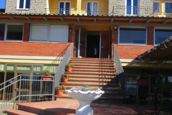 #23154 Albergo e ristorante con terreno e piscina