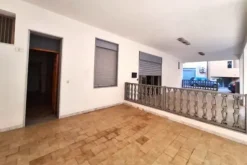 #25523 Ambienti direzionali al piano terra con portico