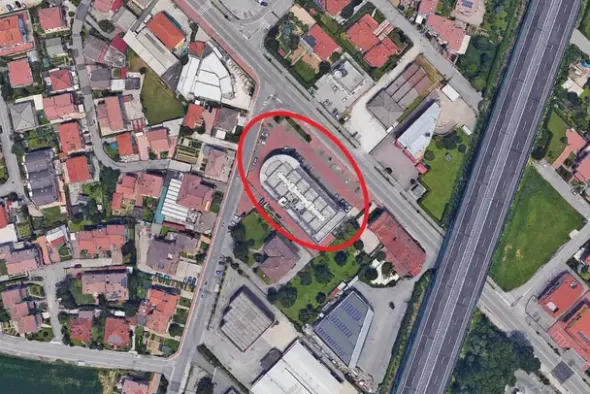 #2536544 Ambulatorio medico con magazzino, posti auto e arredi