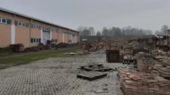 #2537555 Ampio capannone commerciale con abitazione e uffici