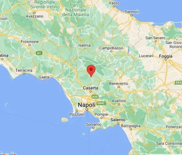 #24012 Ampio locale commerciale ad Alvignano