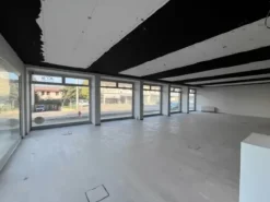 #2639200 Ampio negozio in zona residenziale