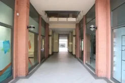 #14855 Ampio ufficio con lastrici e quattro garage