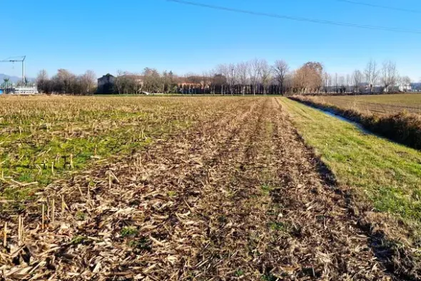 #22807 Appezzamento agricolo vicino alla ferrovia