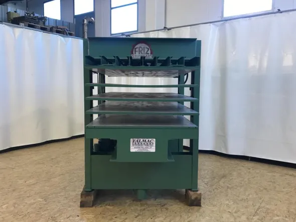 AP941-1278Pressa a piani multipli marca Friz
