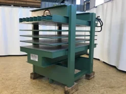 AP941-1278Pressa a piani multipli marca Friz