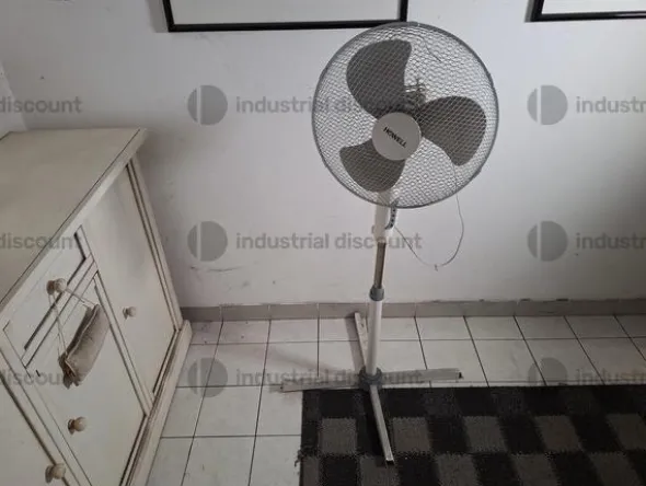 1#8867 Arredamento e attrezzature da ufficio