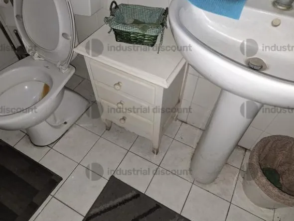 1#8867 Arredamento e attrezzature da ufficio