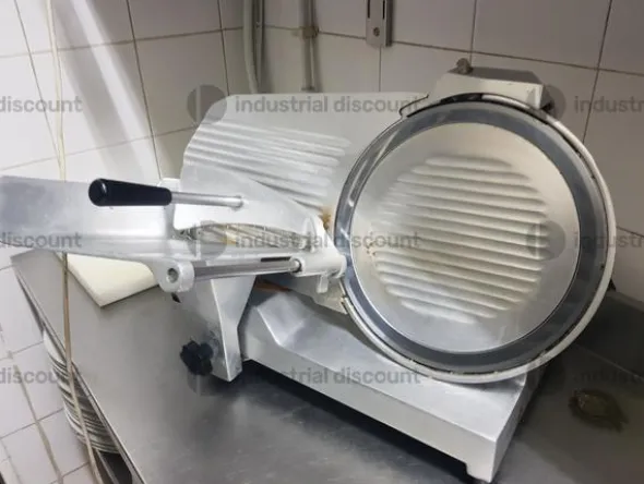 1#10162 Arredamento e attrezzature per ristorazione