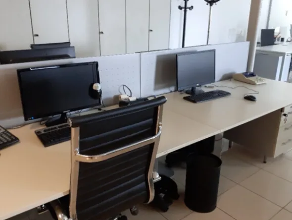 10#77144 Arredamento ed attrezzature per ufficio