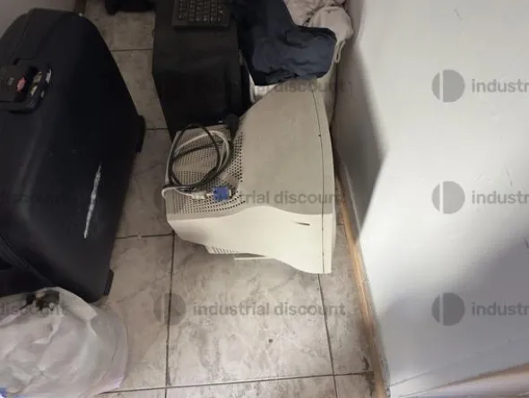 11#9894 Arredamento ed elettronica da ufficio