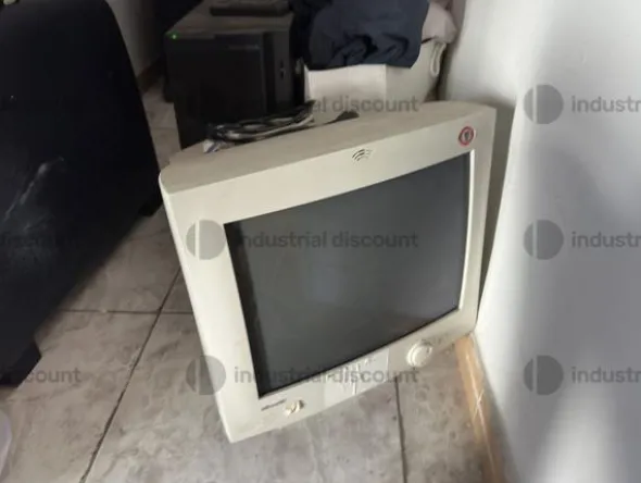 11#9894 Arredamento ed elettronica da ufficio