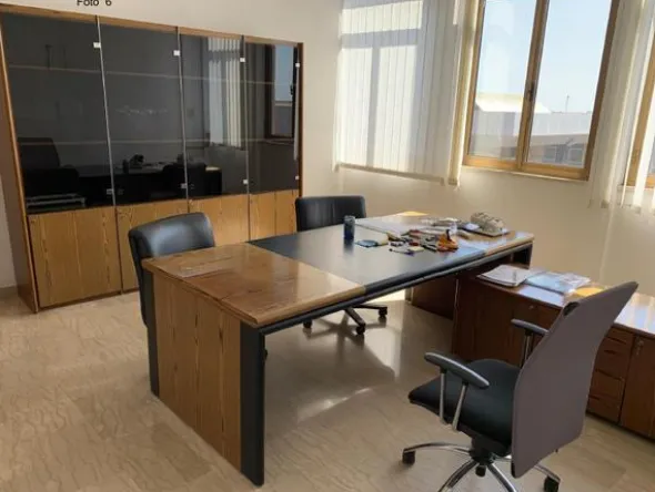 1#8612 Arredamento per ufficio