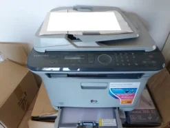 2#8539 Arredamento per ufficio e attrezzatura informatica