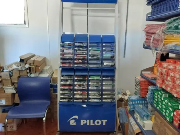 2#8539 Arredamento per ufficio e attrezzatura informatica