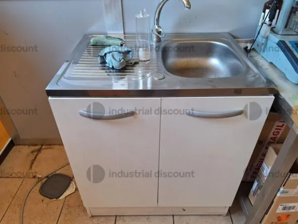 35#9795 Arredamentoufficio e strumenti di laboratorio
