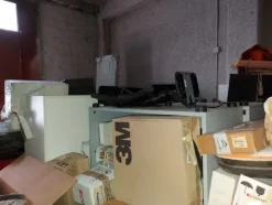 3#7995 Arredi, attrezzature e ricambi usati