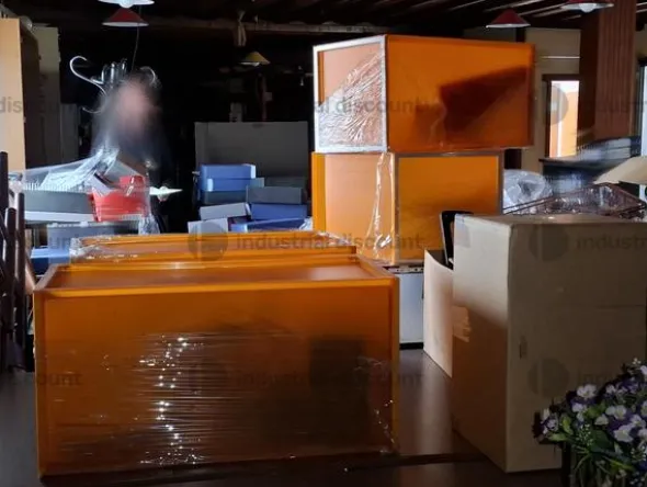 1#9019 Arredi d'ufficio e transpallet
