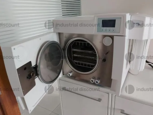 1#9603 Arredi e attrezzatura per studio odontoiatrico