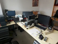 1#8109 Arredi e attrezzatura uffici