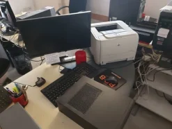 1#8109 Arredi e attrezzatura uffici