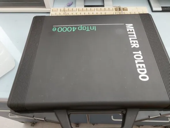 1#5831 Arredi e attrezzature da laboratorio