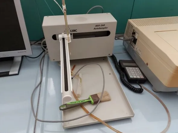 1#5831 Arredi e attrezzature da laboratorio