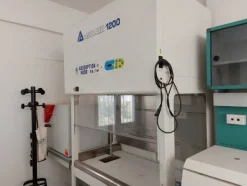 1#5831 Arredi e attrezzature da laboratorio