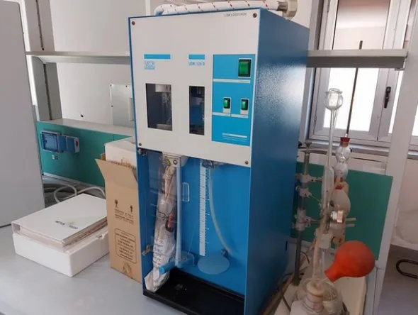 1#5831 Arredi e attrezzature da laboratorio