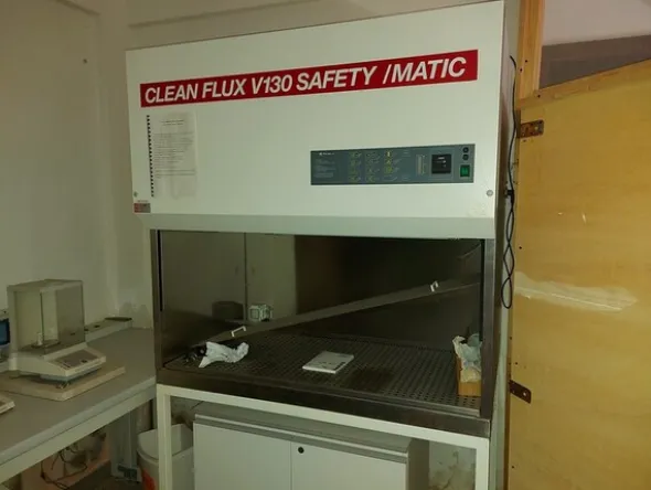 1#5831 Arredi e attrezzature da laboratorio