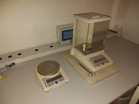 1#5831 Arredi e attrezzature da laboratorio
