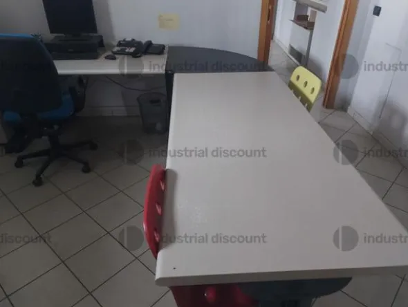 14#9213 Arredi e attrezzature da ufficio