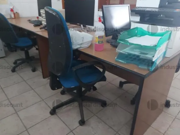 14#9213 Arredi e attrezzature da ufficio