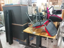 3#7660 Arredi e attrezzature per negozio abbigliamento