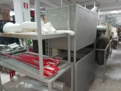 3#7660 Arredi e attrezzature per negozio abbigliamento